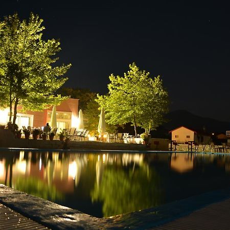 Aitheron Hotel Air Park Zervi 外观 照片