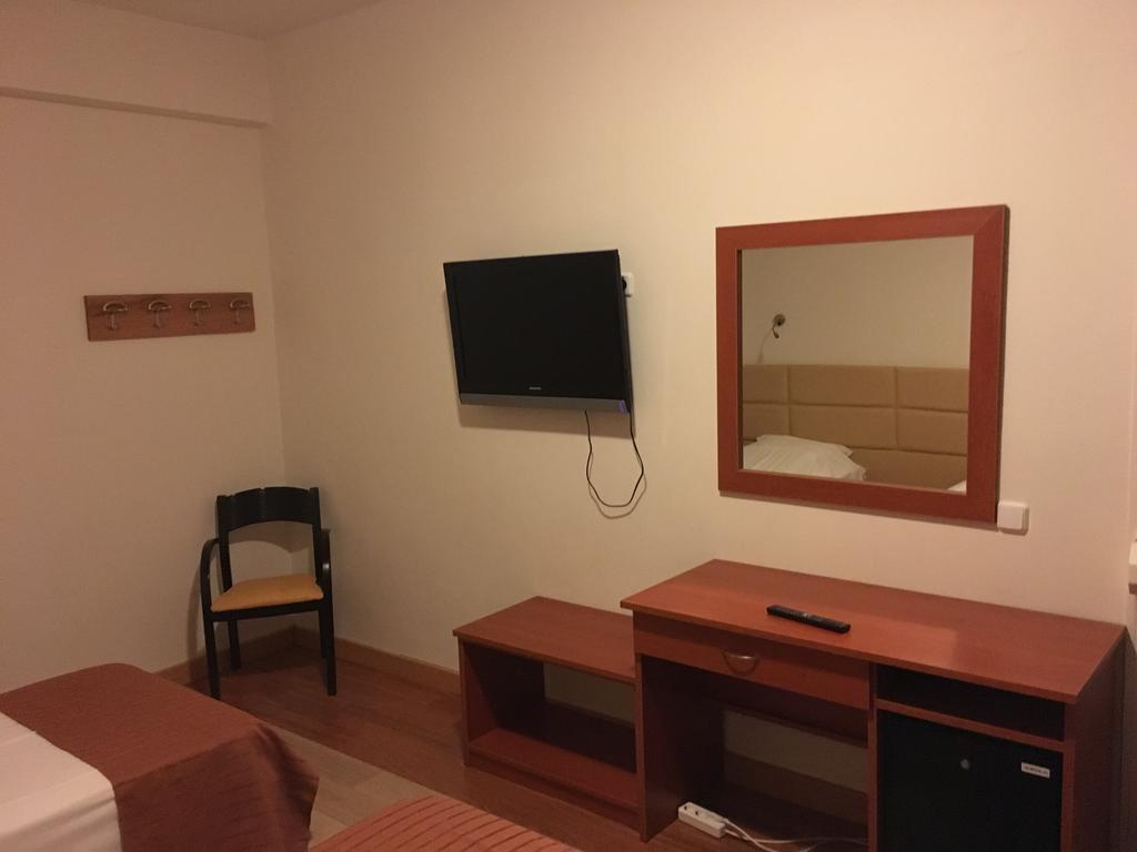 Aitheron Hotel Air Park Zervi 外观 照片