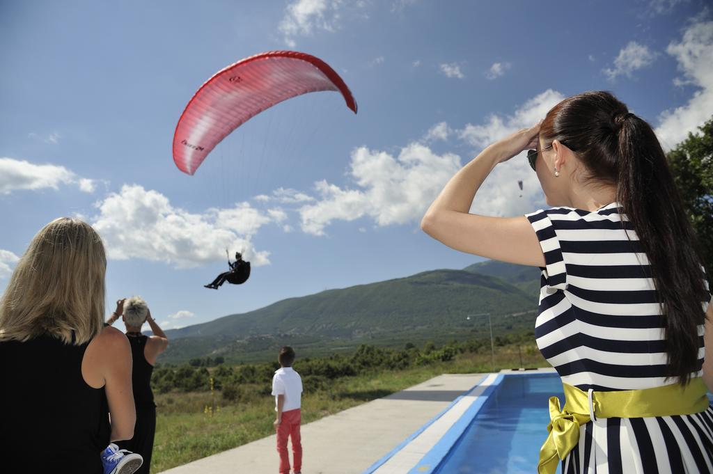 Aitheron Hotel Air Park Zervi 外观 照片