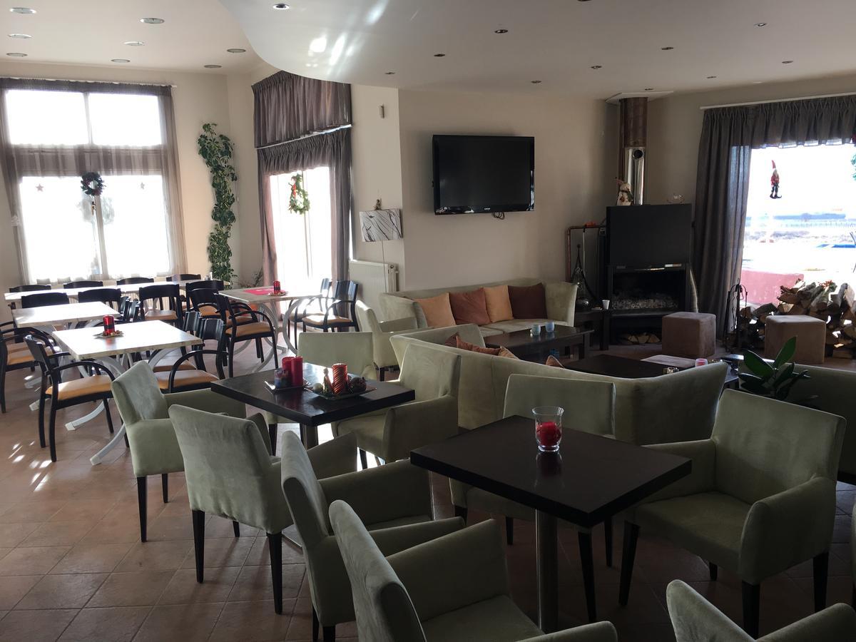 Aitheron Hotel Air Park Zervi 外观 照片